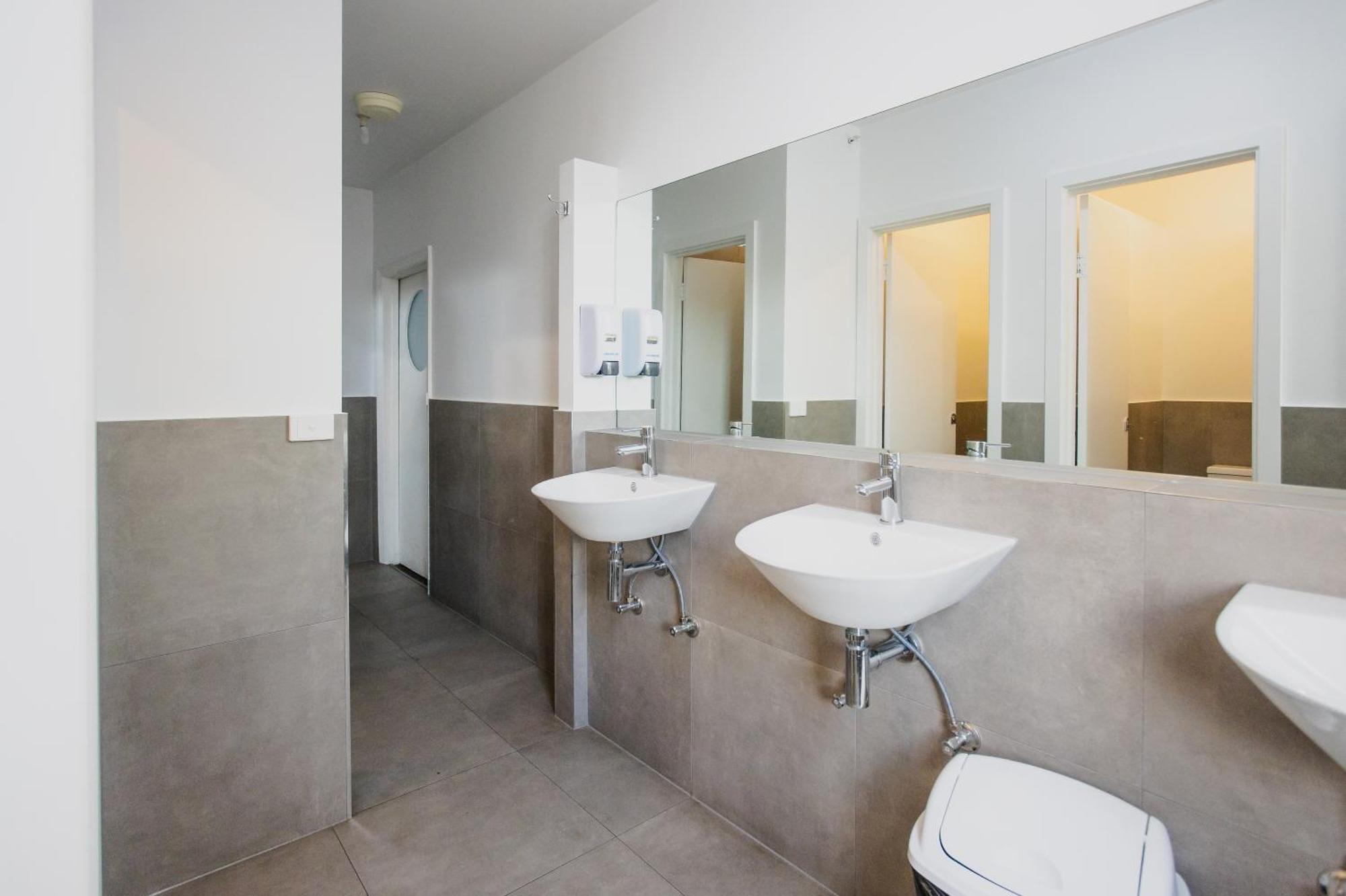 College Lawn Hotel Мелбърн Екстериор снимка